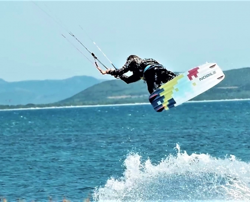 Kitesurfen lernen, sardinien, kitschule, porto botte